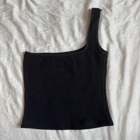 ✨4/$25✨ Dynamite Black Asymmetrical Fitted Tank Top - Picture 3 of 5